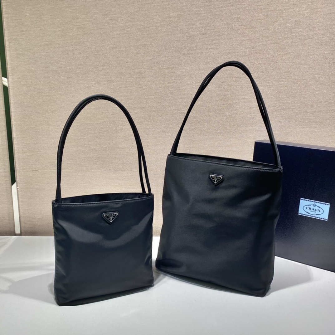 Prada_Tote-B